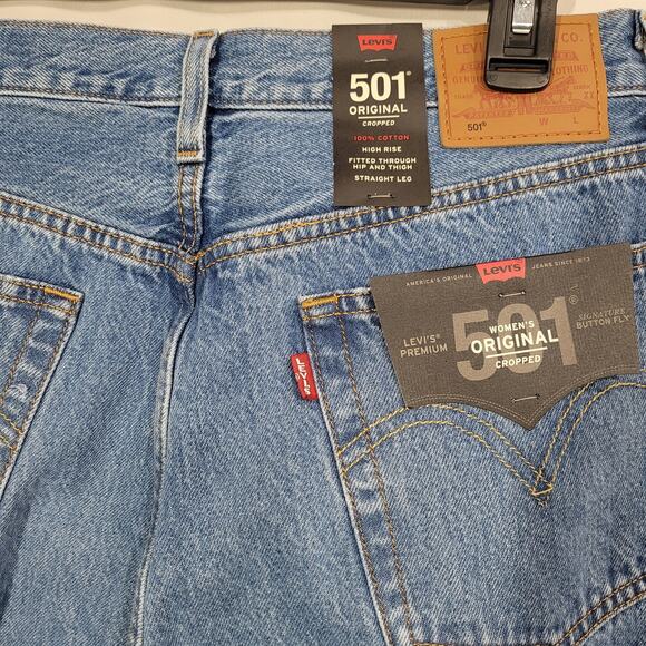 Levi's Premium 501 Original Cropped Women's Jeans Athens Slide Medium Wash Sz 32 - Picture 8 of 9